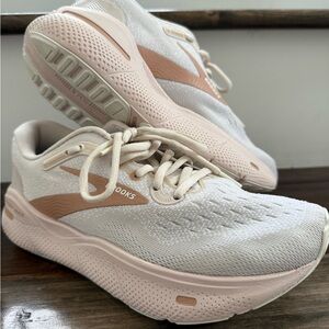 Brooks Women's Ghost Max